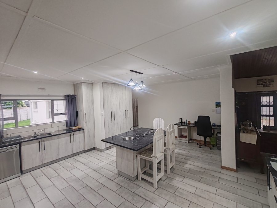 3 Bedroom Property for Sale in Windsor Park Eastern Cape